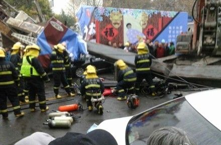 南京地铁吊车倒塌事故原因