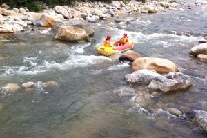 大别山峡谷漂流
